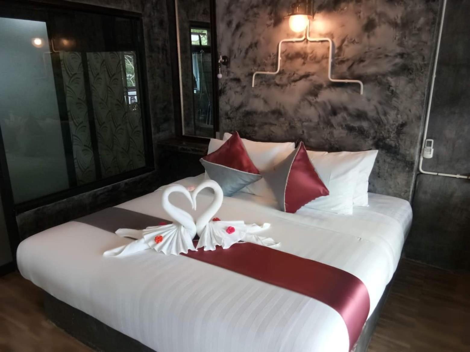 Keeree Loft Resort Тхонг Пха Пхум Экстерьер фото